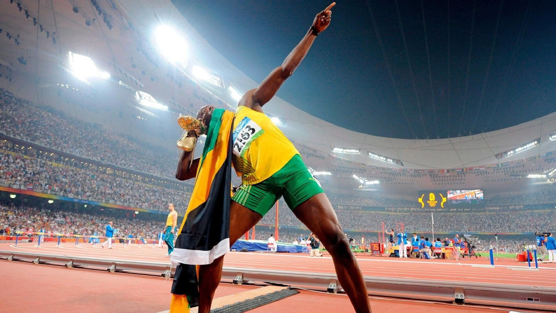 德甲创新战术引领潮流，比赛中精彩瞬间频繁发生，德甲的比赛